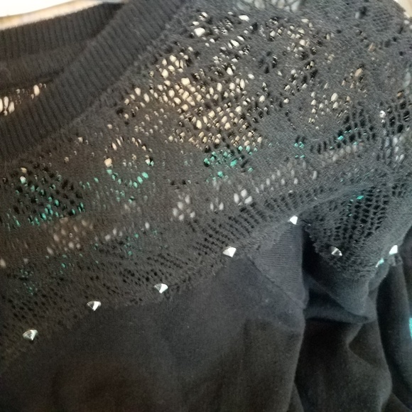 Forever 21 black lace sweatshirt - Picture 4 of 6